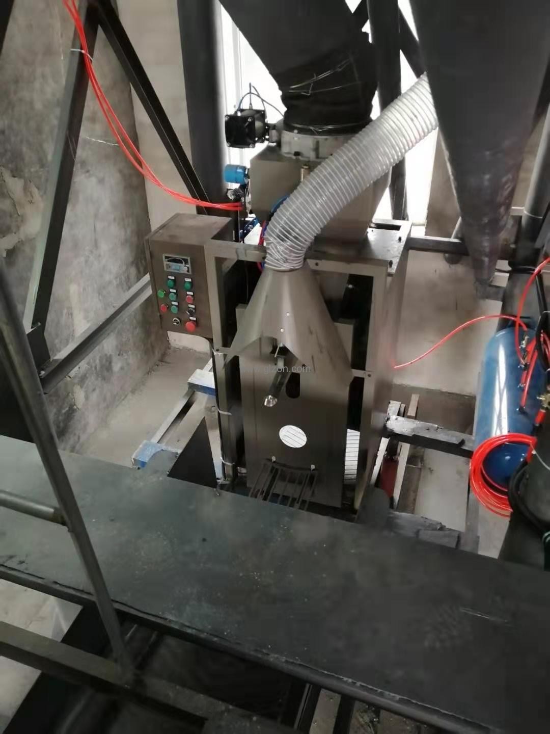 液體灌裝機,稱(chēng)重灌裝機,定量灌裝機