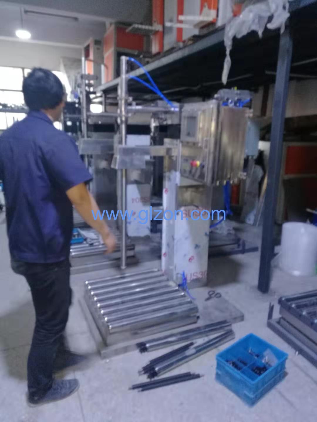 1572147046819543.jpg 液體灌裝機,稱(chēng)重灌裝機,定量灌裝機