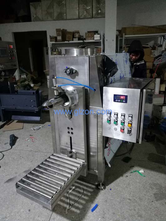 干粉砂漿包裝機,噸袋包裝機,液體灌裝機,灌裝設備廠(chǎng)家 干粉砂漿包裝機,噸袋包裝機,液體灌裝機,灌裝設備廠(chǎng)家