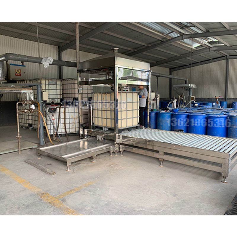 液體灌裝機,稱(chēng)重灌裝機,定量灌裝機 液體灌裝機,稱(chēng)重灌裝機,定量灌裝機