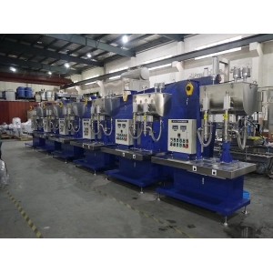 半自動(dòng)液體定量灌裝機