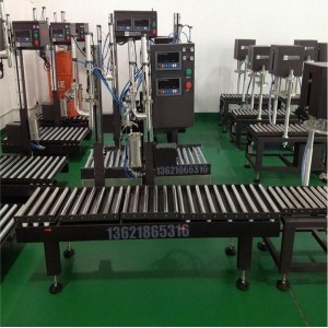 15L稀釋劑灌裝機 自動(dòng)貼標灌裝機
