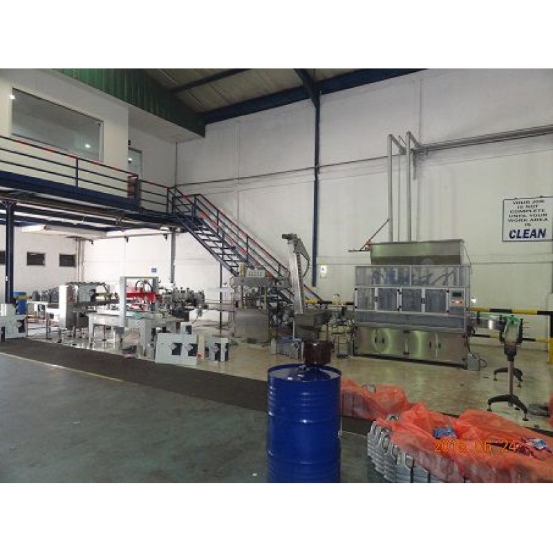 自動灌裝、旋蓋、鋁箔封口、貼標、封箱